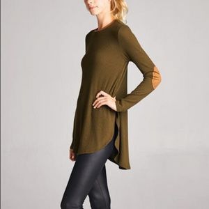 NWT Cherish Hi-Lo Knit Top With Contrast Patches